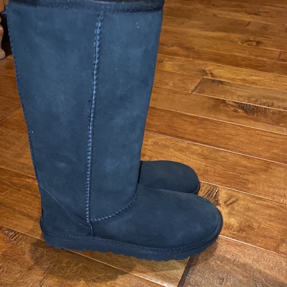 Authentic Classic Tall UGG 5815 F10013I Boots Shoes Black Shearling US 6 EU 37 - Picture 4 of 13